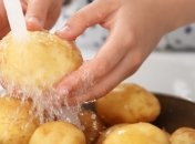 Молода картопля — один з найпопулярніших сезонних овочів