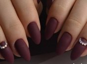 Маникюр 2019: классический однотонный стиль