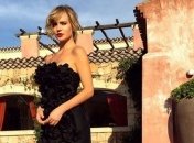 Глюк'oZa вышла в свет в полупрозрачном платье 