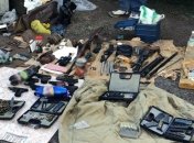 В гараже у черкащанина обнаружили арсенал оружия (Фото и видео)