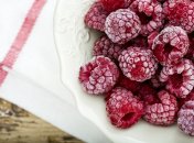 Как заморозить малину на зиму: 3 способа
