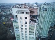 Поврежденная многоэтажка в Соломенском районе