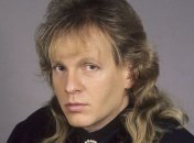 В возрасте 63 лет умер известный российский артист Крис Кельми