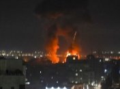 Сектор Газа атаковал зажигательными шарами Израиль - тот ответил мощным ударом