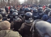 Біля Офісу президента протестувальники вимагають, щоб до них вийшов Зеленський (Відео)