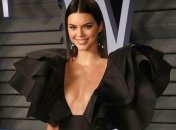 Принцессы и их горошины: рейтинг самых успешных актрис с маленькой грудью