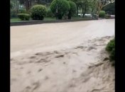 Ялту затопило после сильнейшего ливня: что сейчас происходит в городе (видео)