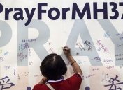 Charlie Hebdo оскорбил родственников пассажиров пропавшего Boeing