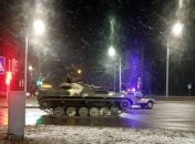 Лукашенко под покровом ночи перебрасывает военных к границе: передвижение колонн слили в сеть (фото, видео)