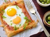 Лінива яєчня в лаваші — чудовий початок дня