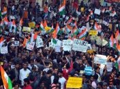 Протесты в Индии: тысячи людей вышли на улицы против полицейского произвола 