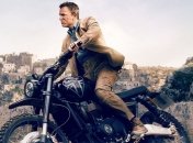 Во время съемок "Не время умирать" набережную помыли "Кока-колой" (Фото)