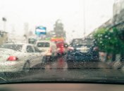 Этот способ подойтет на только для лобового стекла, но и для фар авто