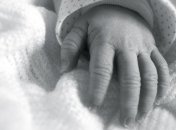 В Киеве рядом с мусорными баками нашли мертвого младенца