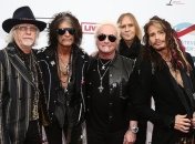 Рок-группа Aerosmith начала 2020 год со скандала: подробности