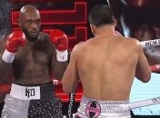 Настоящий монстр: непобедимый боксер в 15-й раз подряд нокаутировал соперника в первом раунде (видео)