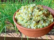 Легкий олів’є з м’ясом та зеленню