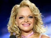Лариса Долина покорила фанатов стильным образом и молодым лицом