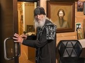 В РФ скандальный священник, захвативший женский монастырь, предупредил о "боевой тревоге"