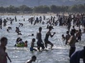 Популярная туристическая страна обязала носить маски на пляжах