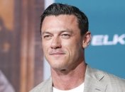 "Девять идеальных незнакомцев": Люк Эванс снимется в новом сериале Hulu