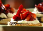 Коржики с клубникой и сыром "Маскрапоне"