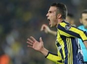 Ван Перси дисквалифицировали за показанный фанатам язык (Видео)