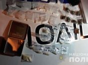 В Киеве задержали гражданина РФ с упаковками наркотиков