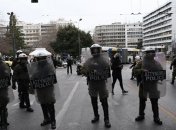 В Греции водометами разгоняли протесты сторонников осужденного террориста (фото, видео)