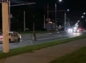 Видео спасения таксистом убегающего от силовиков протестующего в Минске стало вирусным в сети