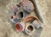 Всего ученые нашли 20 сосудов.