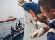 Крушение Boeing 737 в Индонезии: Поисковая операция будет продлена на три дня