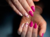 Маліновий манікюр – хіт сезону 2023 року