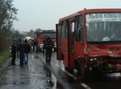 На Львовщине автобус столкнулся с легковушкой: 2 человека погибли