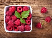 Великі ягоди малини