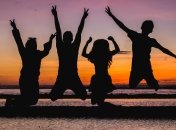 Прикольное поздравление с днем рождения другу в прозе