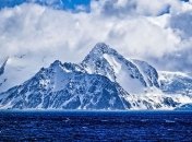 NASA обнаружило 250 метеоритов в ледниках Антарктиды