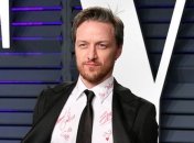 Автограф на белой рубашке: МакЭвой придумал оригинальный способ, как заработать для благотворительности