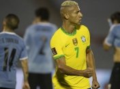 Решительный дальний удар Мело и жестокий фол Кавани - в обзоре матча Уругвай - Бразилия (видео)