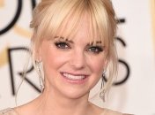 СМИ: Актриса Анна Фарис обручилась