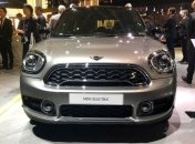 Во Франкфурте официально представили Mini Cooper SE Countryman All4 (Фото)