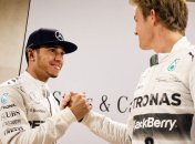 Напарник Хэмилтона подколол гонщика на его 30-летие