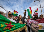 Сирийские курды во время демонстрации в северо-восточном городе Камышлы 14 марта 2025 года