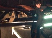 В центре Киева расстреляли автомобиль, погиб водитель