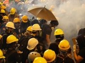 Полиция Гонконга опять применила слезоточивый газ и резиновые пули против демонстрантов