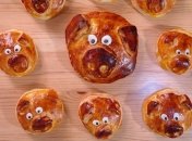 Рецепт дня: сладкие булочки в виде свинок на Новый год 2019 