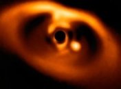 Ученые показали первое в истории фото "новорожденной" планеты