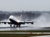 В Лондоне из-за сильного ветра отменили несколько авиарейсов