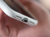 Высушить отверстие гаджета очень просто