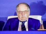 Запропонував кохання втрьох: 81-річний голова футболу Франції потрапив у скандал